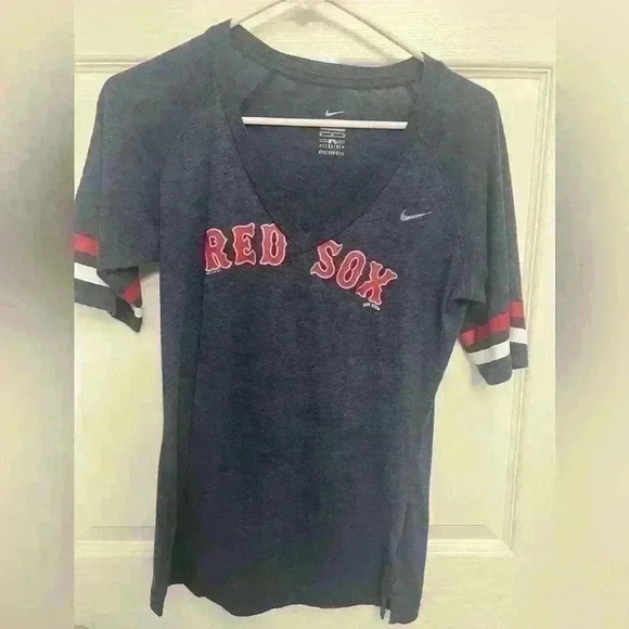 Boston Red Sox quarter sleeve Nike shirt - Picture 1 of 3
